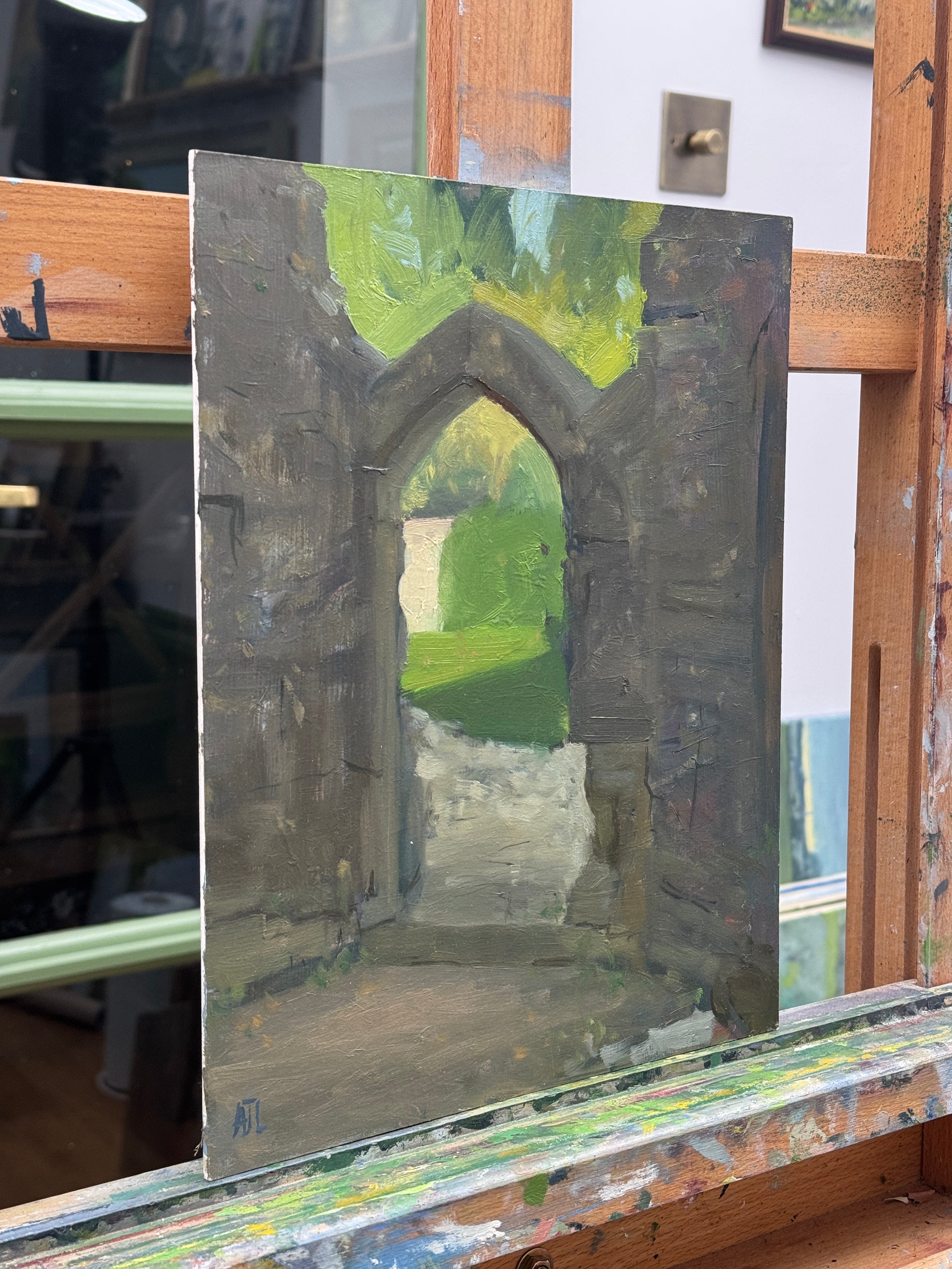 The artwork as seen from the side.